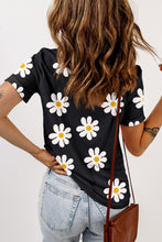 Load image into Gallery viewer, Black Daisy Printed Crewneck T Shirt
