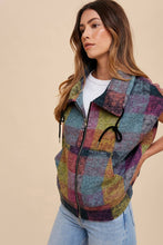 Load image into Gallery viewer, Multicolor Plaid Print Side Pockets Zipped Loose Vest
