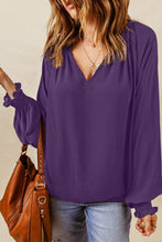 Load image into Gallery viewer, Green Pleated V Neck Puffy Sleeve Blouse
