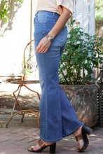 Load image into Gallery viewer, Blue Plus Size Exposed Seam High Waist Flare Jeans
