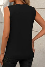 Load image into Gallery viewer, Black Crew Neck Pleated Tank Top
