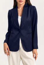 Load image into Gallery viewer, Black Collared Neck Single Breasted Blazer with Pockets
